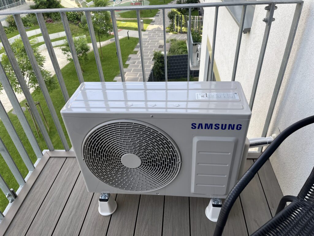 Installation einer Klimaanlage und Luft-Luft-Wärmepumpe Multi Split Samsung – Bratislava Dúbravka